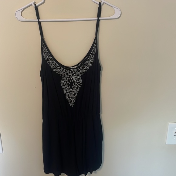 Romper - Picture 2 of 3